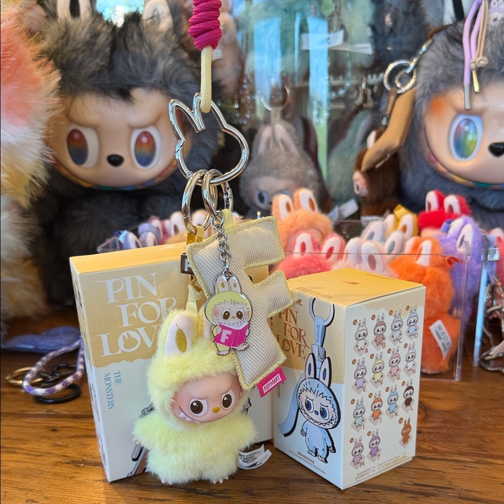 Authentic Pop Mart pen for love Labubu and keychain set